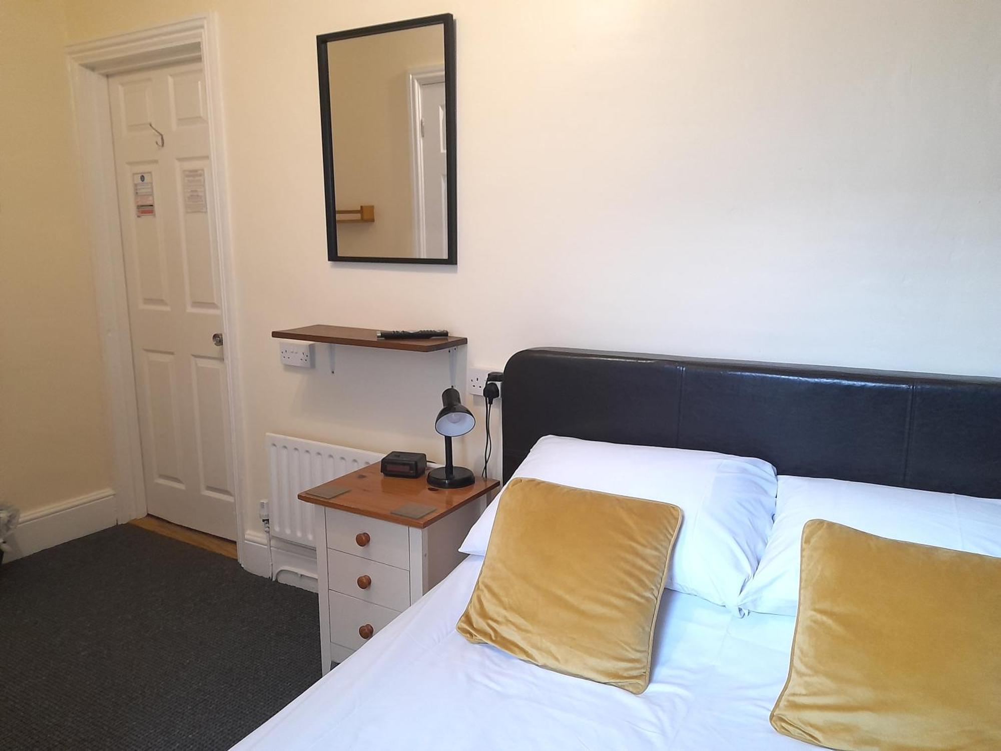 Phoenix Guest House Blackpool Oda fotoğraf